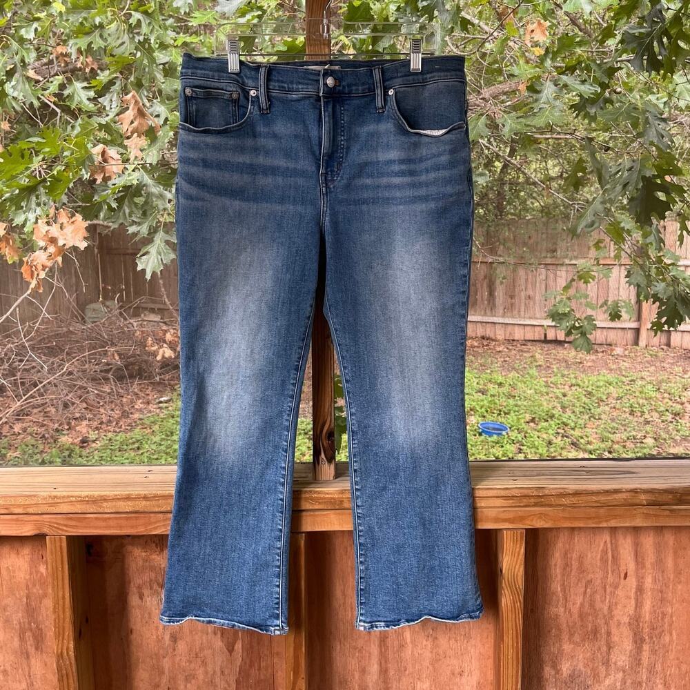 Madewell Women's Mid-Rise Kick Out Jeans Medium Wash Size 32